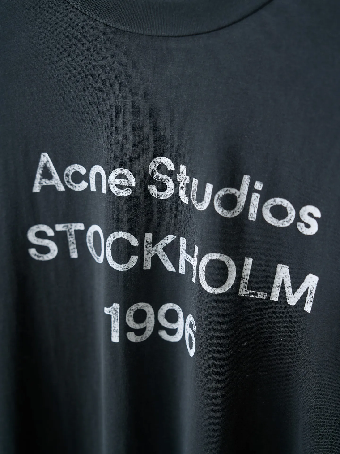 【 】Acne Studios （ ） 【In Stock】S M L ， ， Breathable。 ， Retro 。 Acne Studios ， 。 ， 。 ， ， ， ， Versatile。 1 ， 。 2. ， 。 3. ， ， 。 4 ， ， ， 、 ， 。